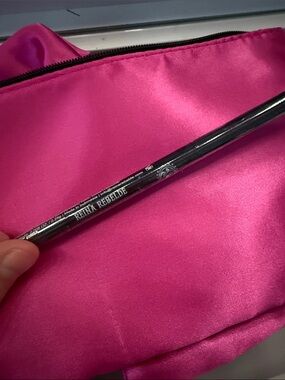 Reina Rebelde Gel Eyeliner - Black